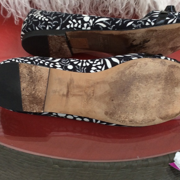 Marc Jacobs super cute peep 👀 and flats. - Picture 3 of 8