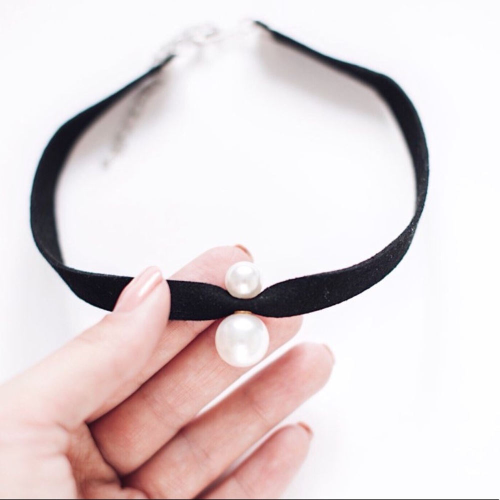 Black Velvet Pearl Choker