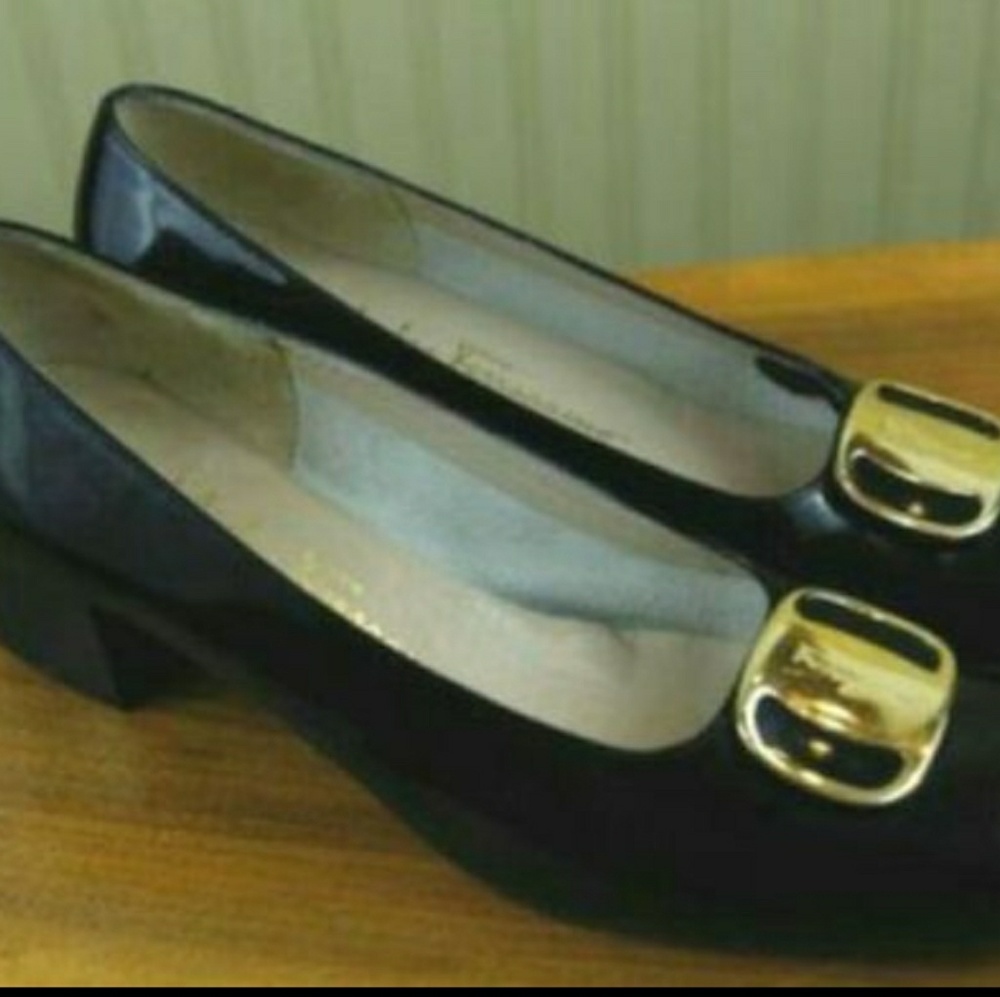 Salvatore Ferragamo Black Leather Gold Buckle Pump