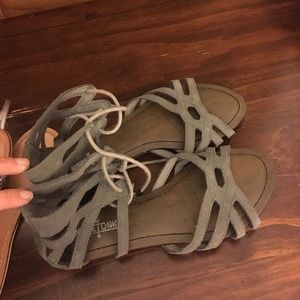 Minnetonka Moccasin sandals