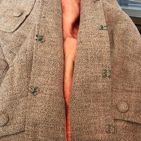 Pretty linen blend blazer by Valerie Stevens - Picture 5 of 5