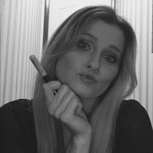 Meet your Posher, Tay