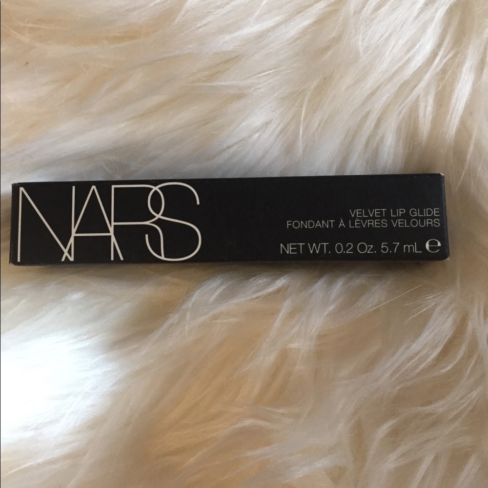 NARS velvet lip glide in Unlaced