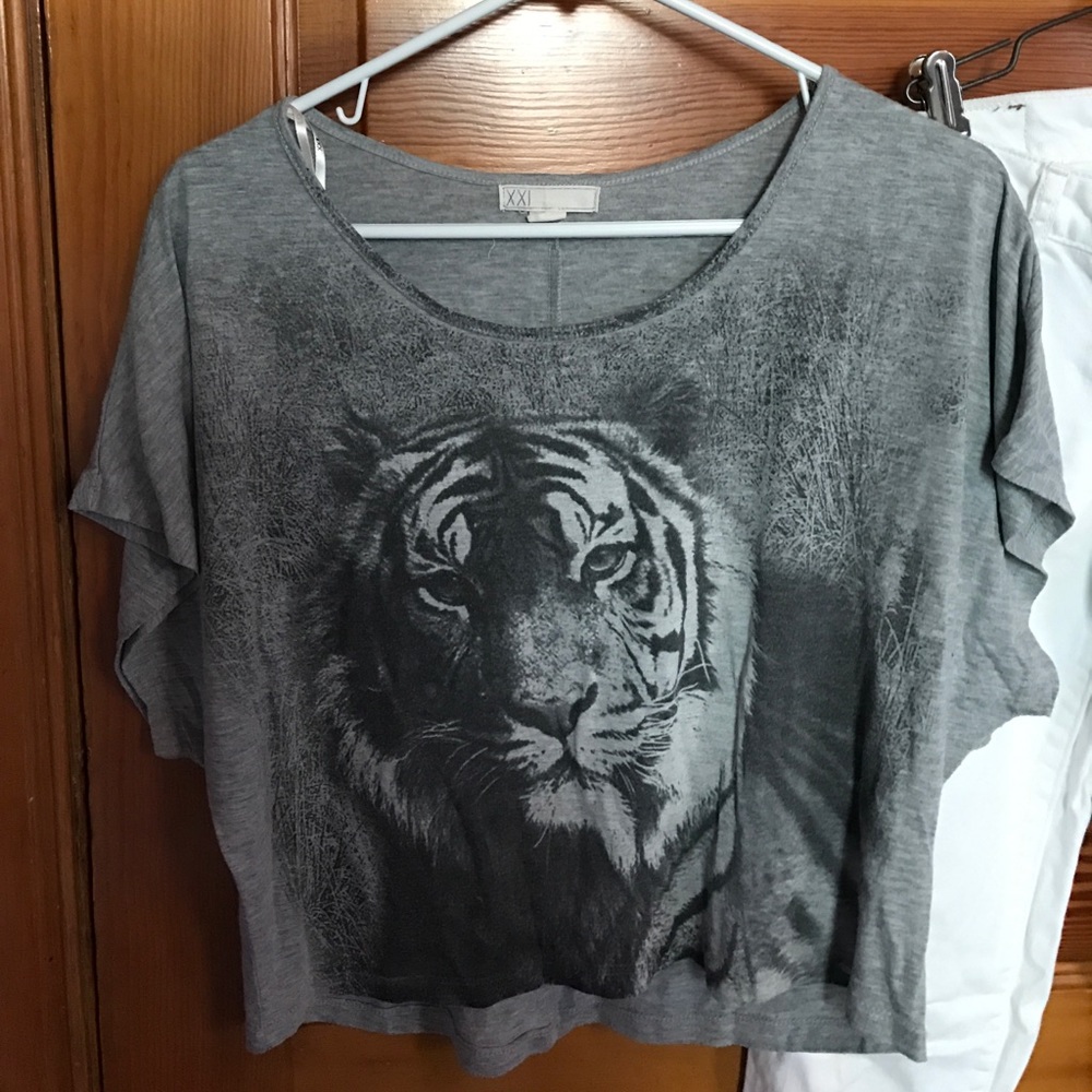 Tiger cropped graphic tee