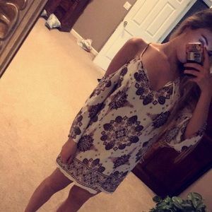 Forever 21 Cutest cut out shoulder dress💕