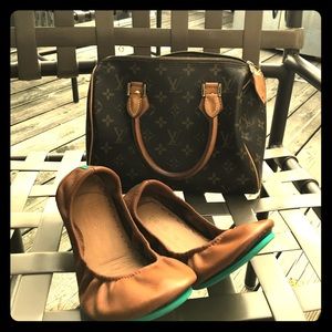 Almost new Chestnut Tieks!!