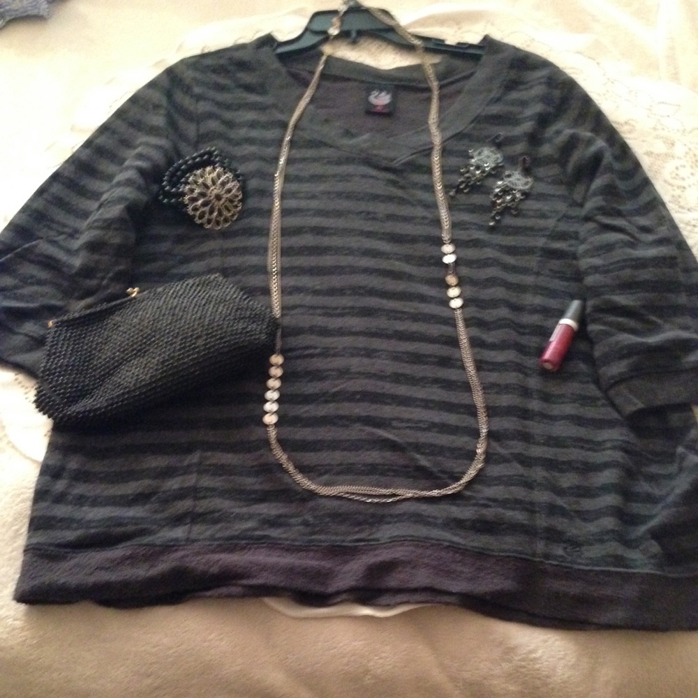 💞HP 10/2017 & 11/2017 PLUS STRIPED PULLOVER💞