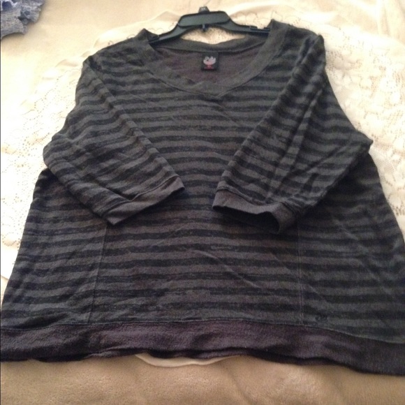 💞HP 10/2017 & 11/2017 PLUS STRIPED PULLOVER💞 - Picture 2 of 6