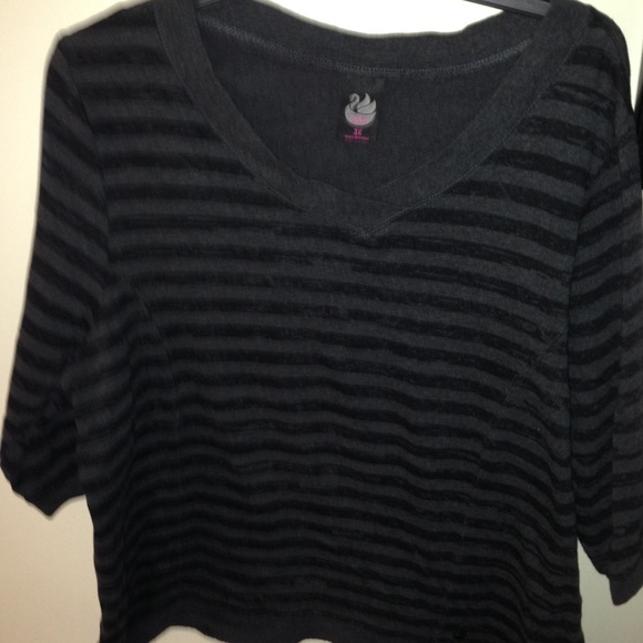 💞HP 10/2017 & 11/2017 PLUS STRIPED PULLOVER💞 - Picture 5 of 6