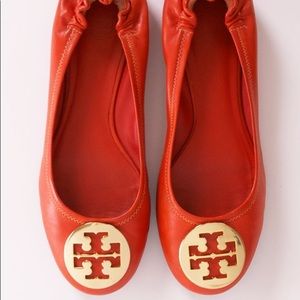 LIKE NEW red Tory Butch flats