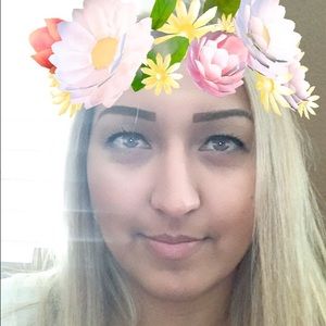 Meet your Posher, Crystal