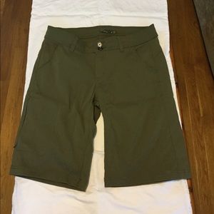3/4 length shorts