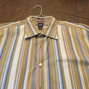 GAP long sleeve button down. like new condition.