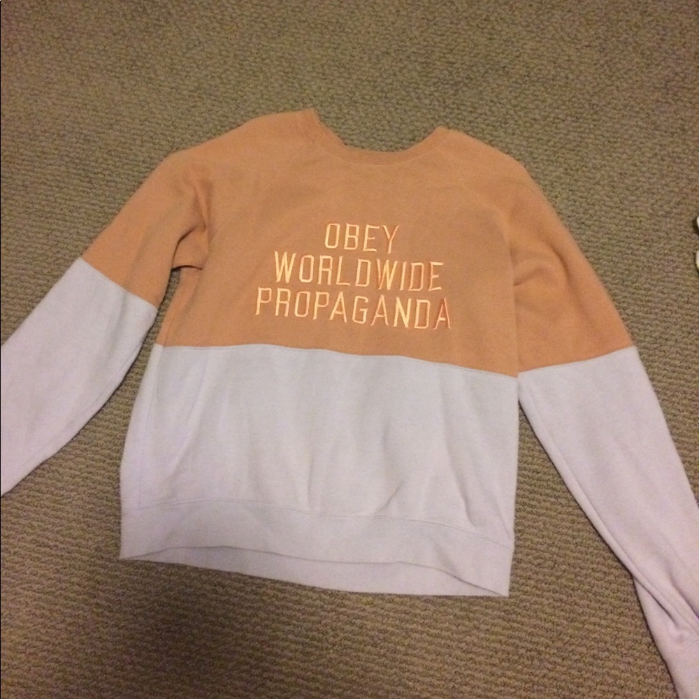 Cute exclusive Obey sweatshirt, size medium