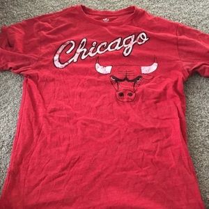 Red Chicago bulls tee