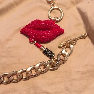 Lippie necklace