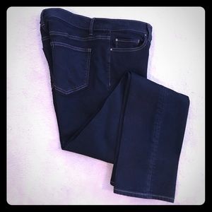 Beautiful Ann Taylor dark wash jeans