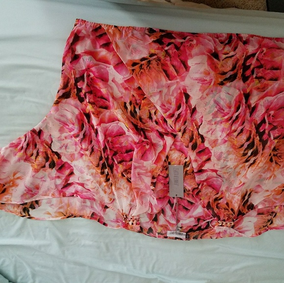 Cold shoulders blouson blouse - Picture 3 of 4