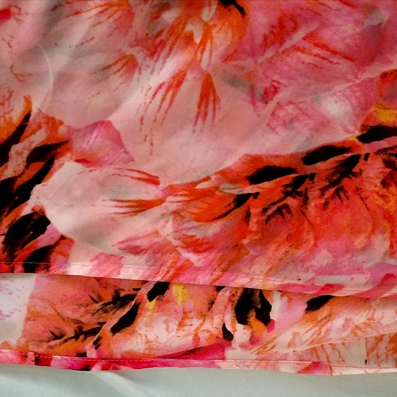 Cold shoulders blouson blouse - Picture 4 of 4