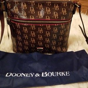 Dooney & Bourke Sutton crossbody bag
