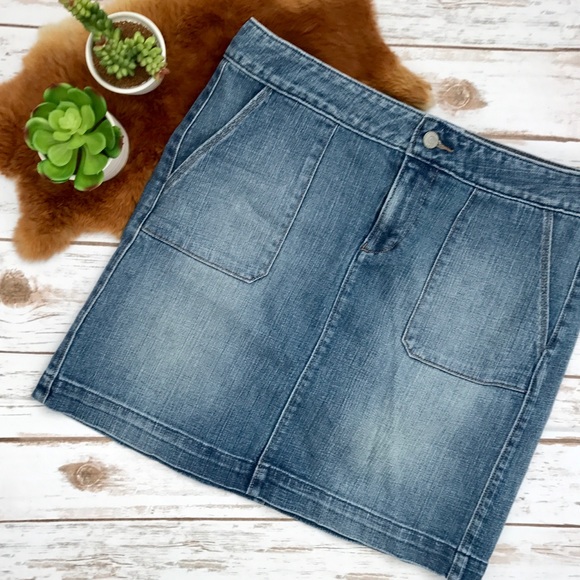 LOFT Dresses & Skirts - Loft Denim Skirt Size 4