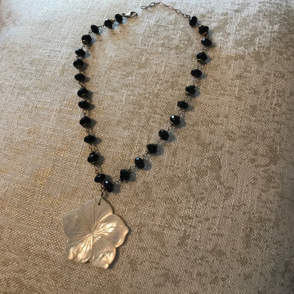 Shell Flower Necklace