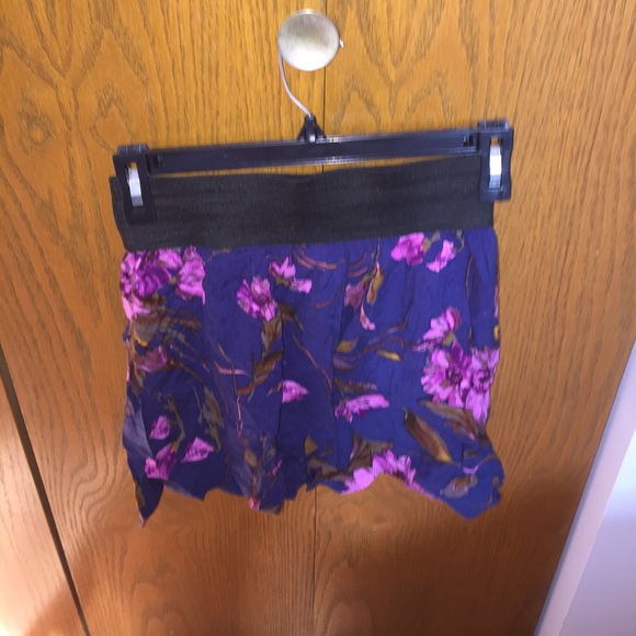 Navy blue flower skirt - Picture 2 of 2