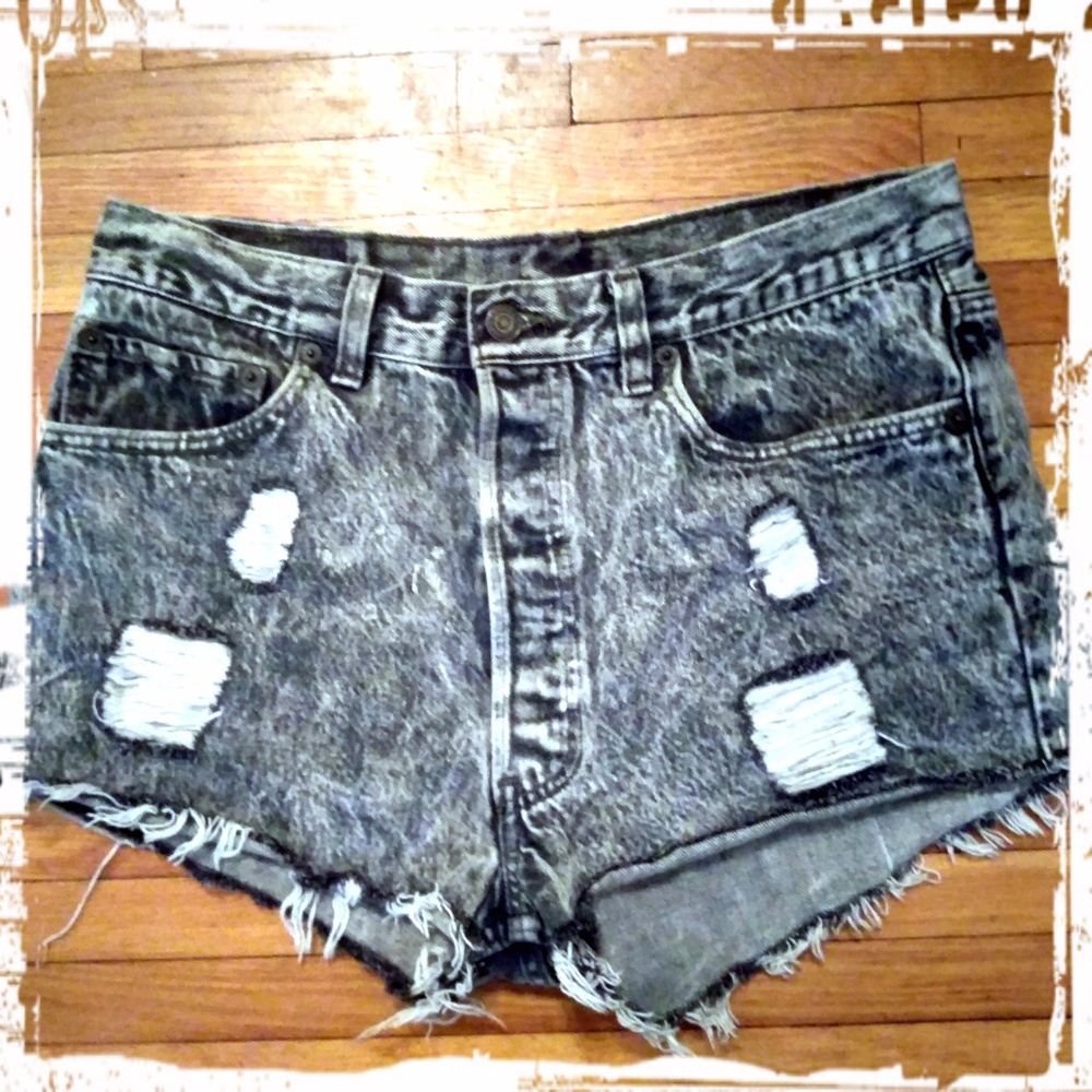 LEVIS Distressed High-Waisted Acid Wash Shorts