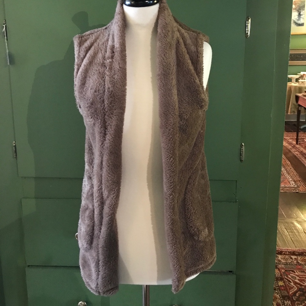 Fur brown vest