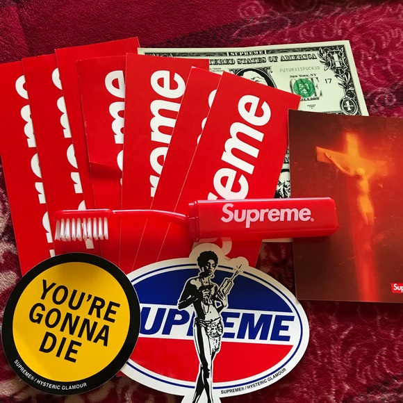 Supreme - Picture 4 of 4