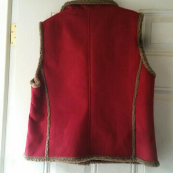 LL bean  polyester  vest (feels and looks suade) - Picture 4 of 4