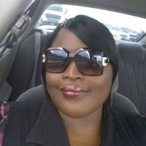 Meet your Posher, Shakera