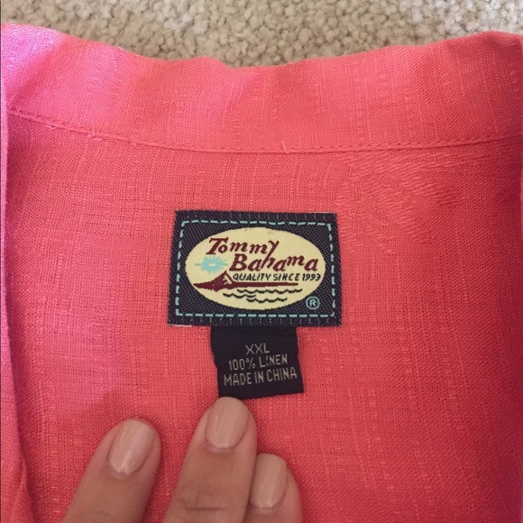 Men's Tommy Bahama pink linen button up shirt - Picture 2 of 5