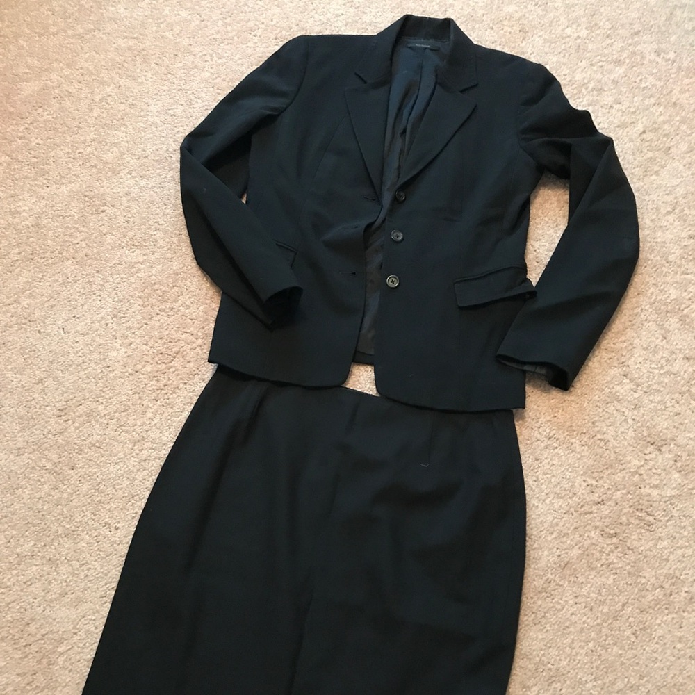 Elie Tahari black suit