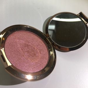 Becca highlighter - amethyst flashes geode