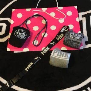 ♦♦SOLD♦♦VS PINK socks bundle
