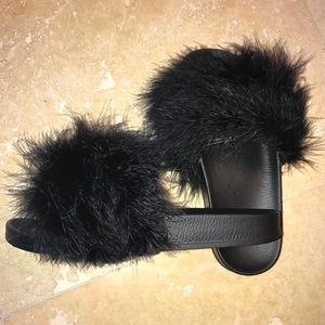 BLACK Feather Fur Slides/ Sandals ❤️MUST HAVE ❤️