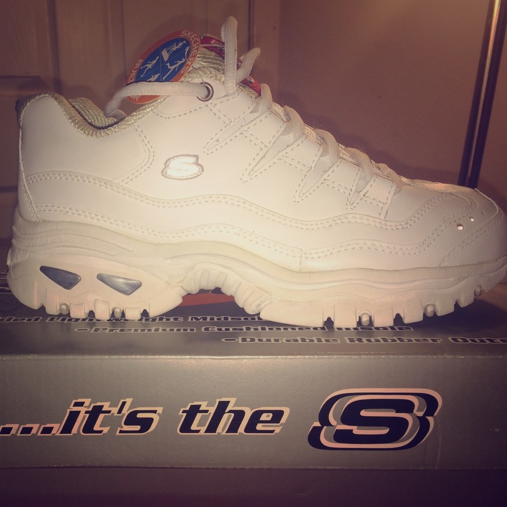 New Skechers size 8