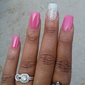 Meet your Posher, Monique