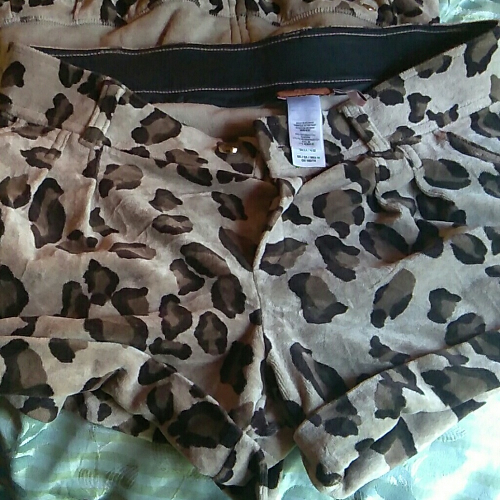 Juicy Couture - Picture 3 of 3