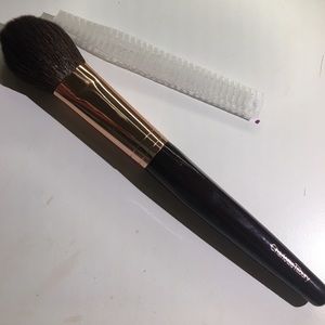 Charlotte Tilbury blusher brush