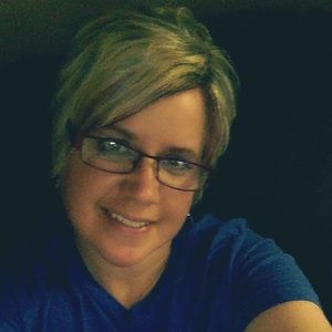 Meet your Posher, Laure