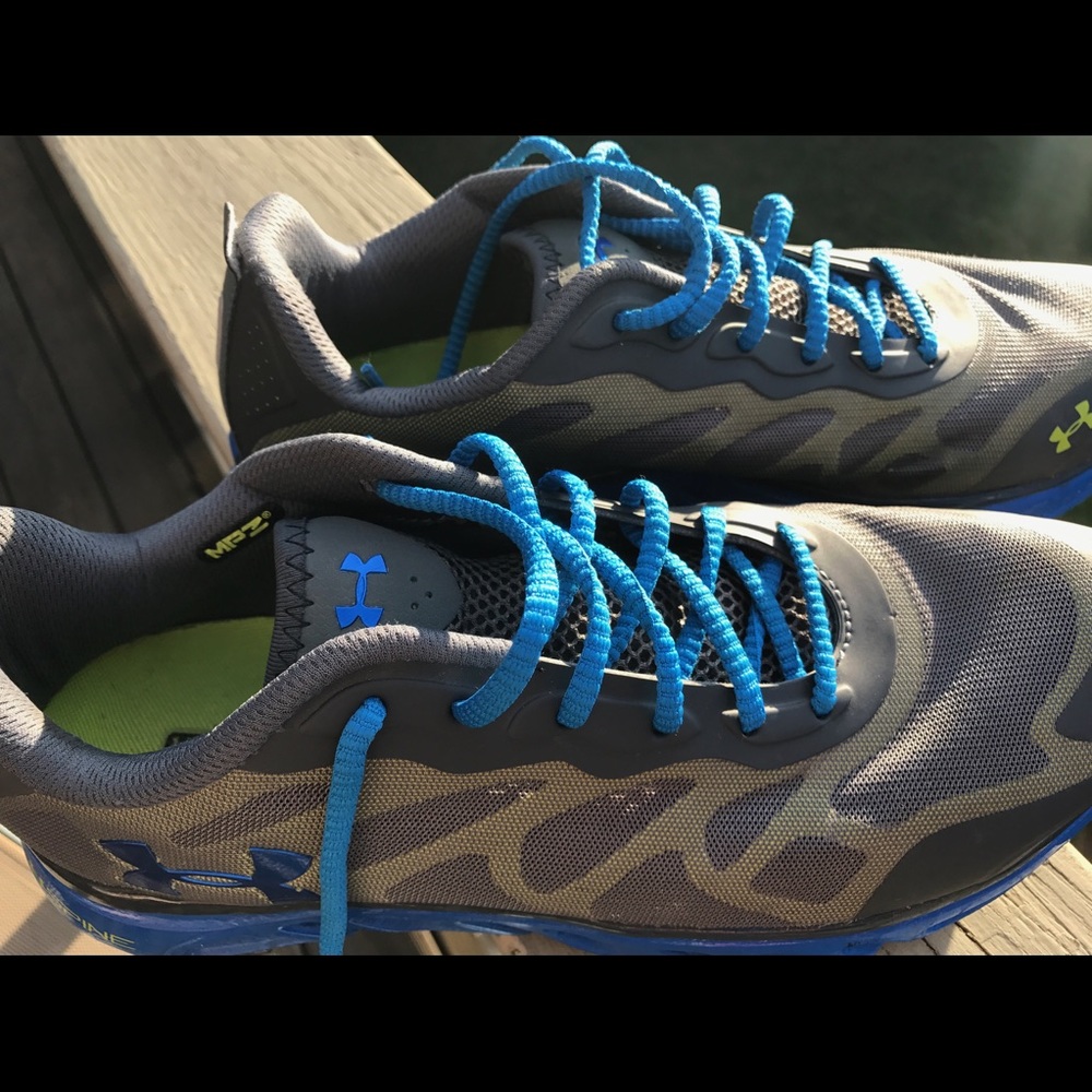 Under Armour Spine Venom