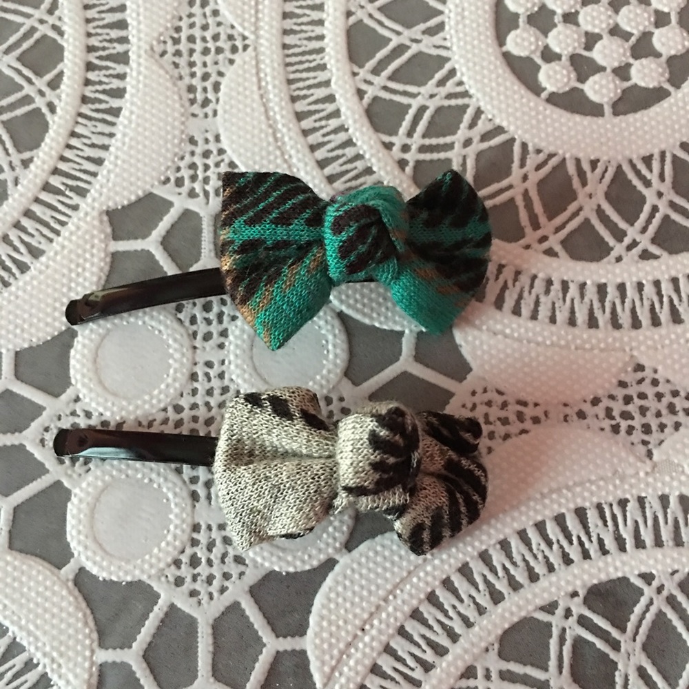 Nwt 2 pieces hair clip
