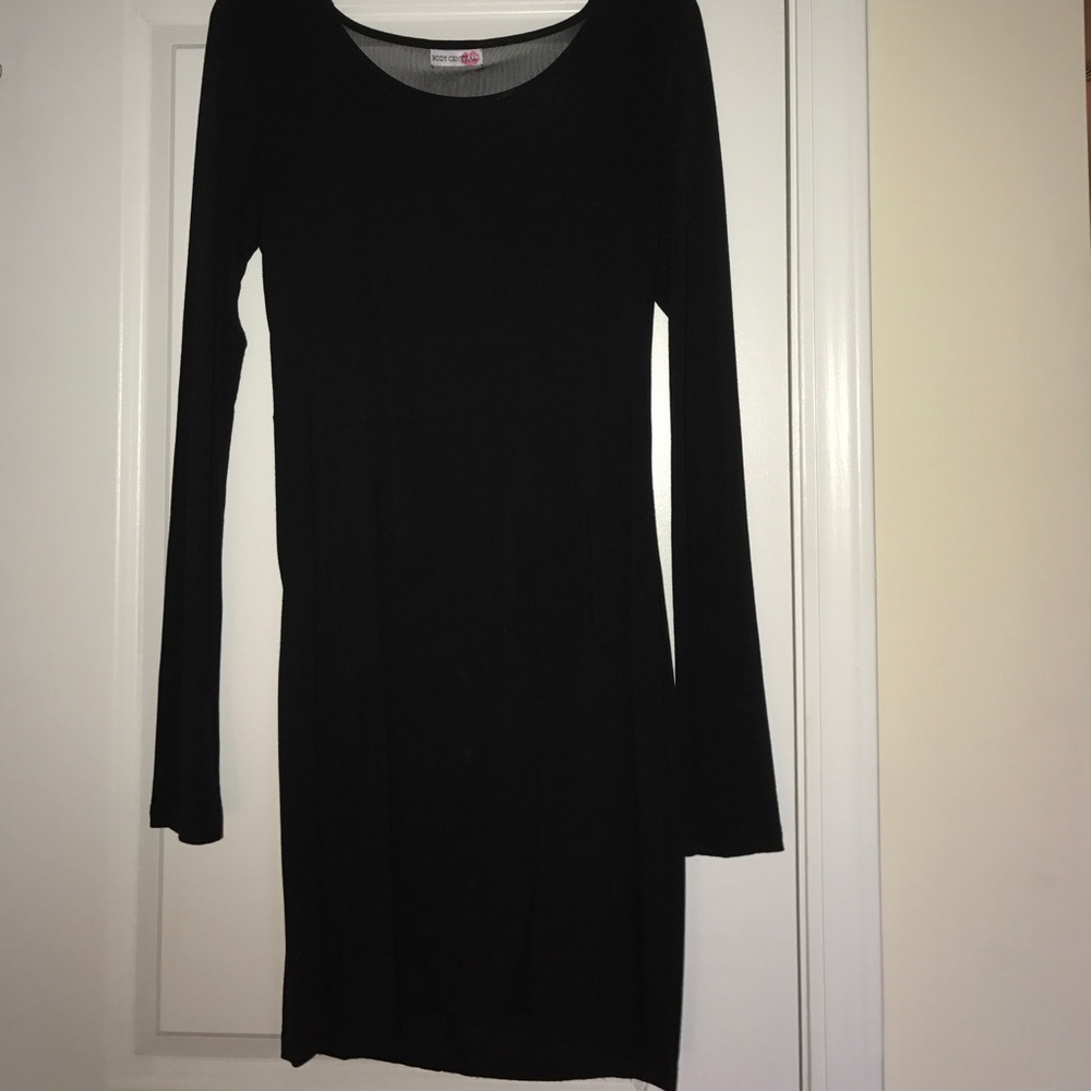 Black dress with Gold Chains - Picture 5 of 6