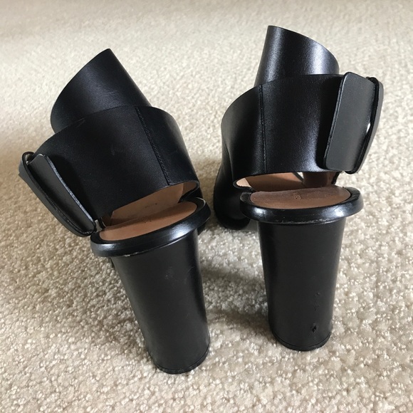 Celine black leather ankle wrap heels size 37.5 - Picture 4 of 8