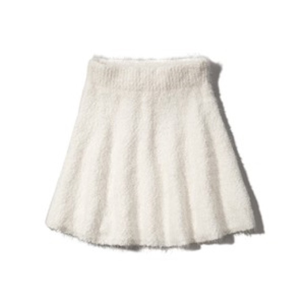 🆕‼️NWT A&F White Knit Skirt Size S