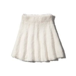 🆕‼️NWT A&F White Knit Skirt Size S