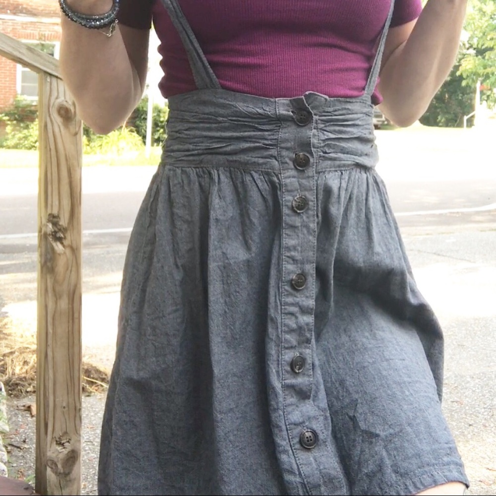 High-waisted Button Skirt w/straps