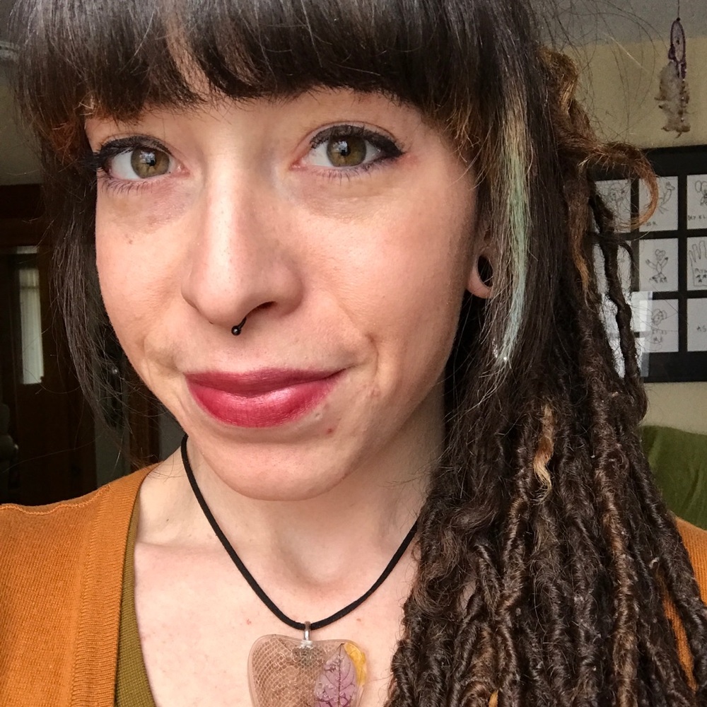 Meet your Posher, Ashley